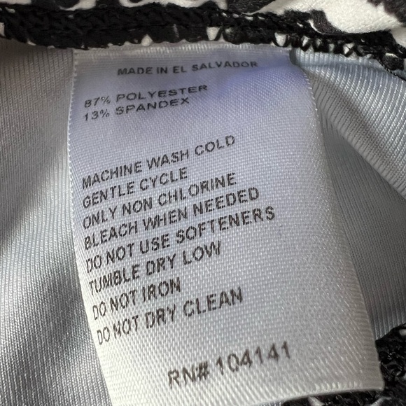 Pair of Reebok Leggings - Picture 6 of 6